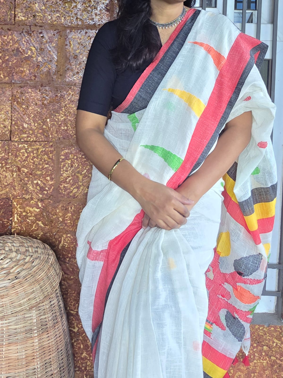 White1 Mayuri Linen Saree
